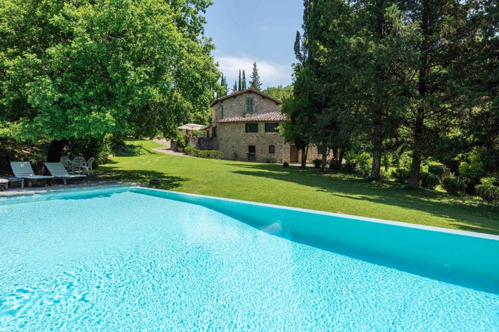 Hồ bơi trong/gần Villa la Pecine by Mmega