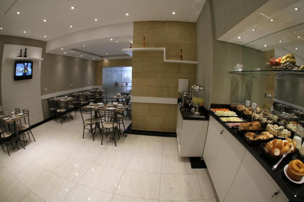  Hotel Curitibano
