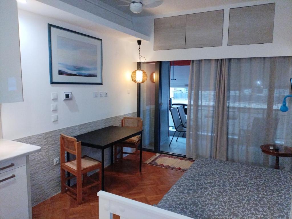 Seafront Apartment With Sea View YR1