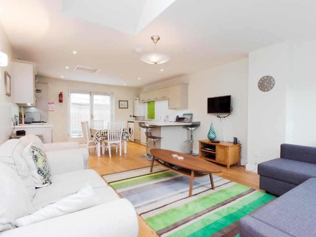 Nhà bếp/bếp nhỏ tại Tappers Quay Apt 2