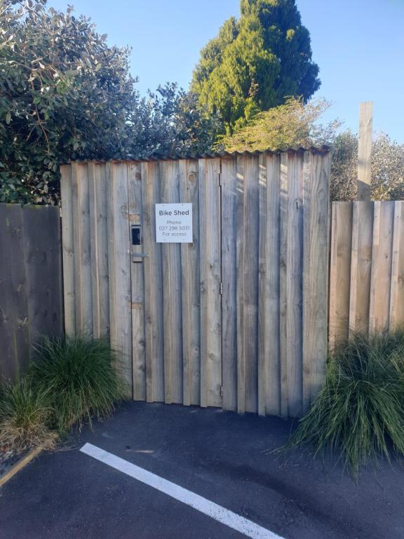 Rose Apartments Central Rotorua- Accommodation & Private Spa - Resim 24