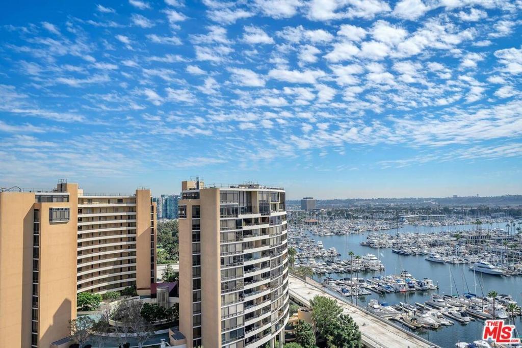Snapshot of Oceanfront Luxury Apartment Prices Los Angeles
