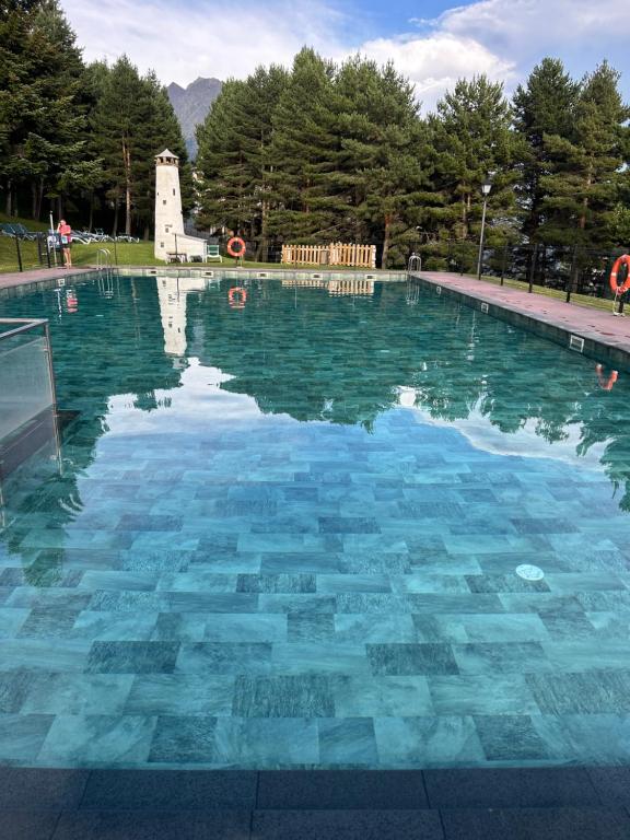 Bazén v ubytování Casa Marali Ski & Bike Formigal nebo v jeho okolí