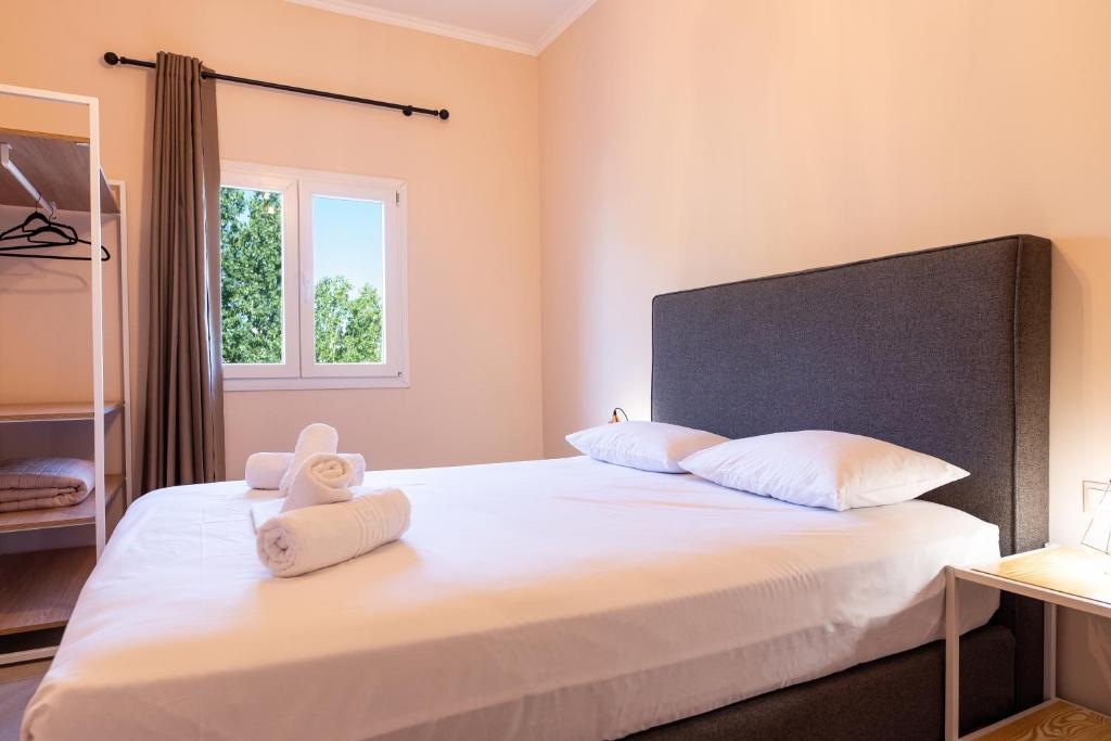Stone Palace Hotel Near Athen's Airport Free Shuttle From and to Athen's Airport photo