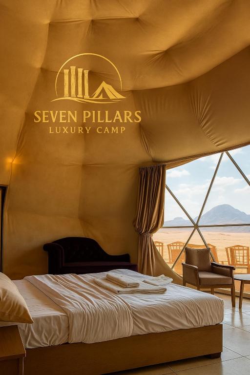 Postel nebo postele na pokoji v ubytování Seven Pillars Luxury Camp