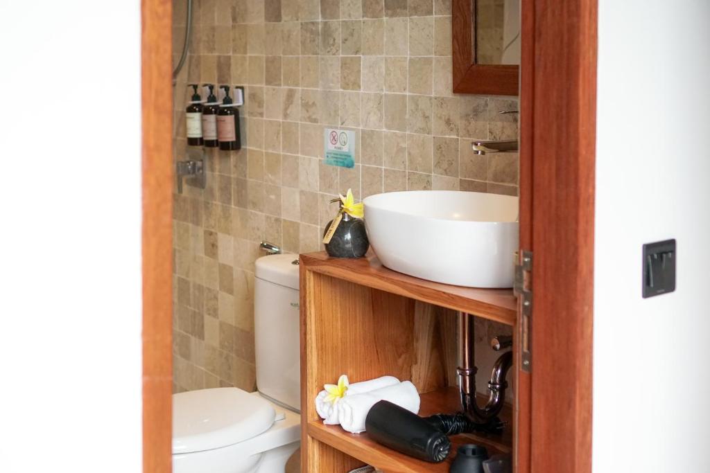 Tropical Beach House Bali - 8