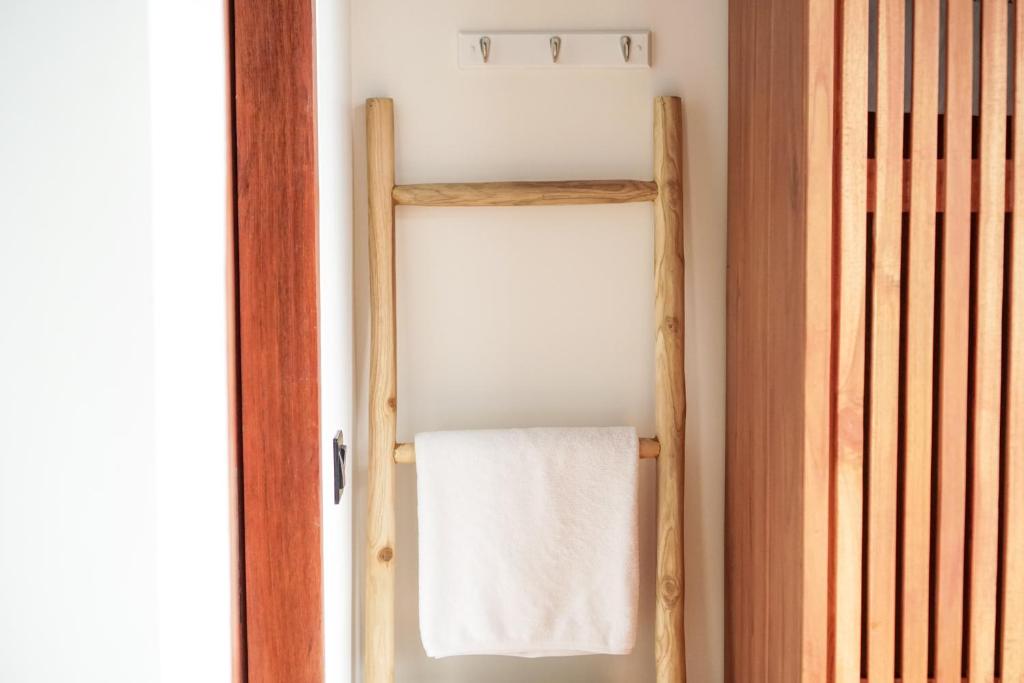 Tropical Beach House Bali - 13