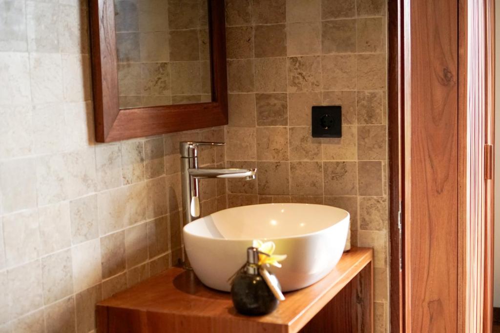 Tropical Beach House Bali - 9