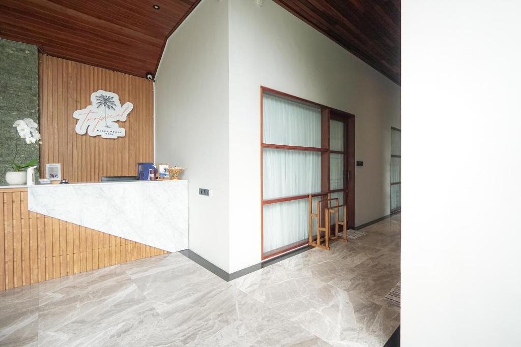 Tropical Beach House Bali - 16