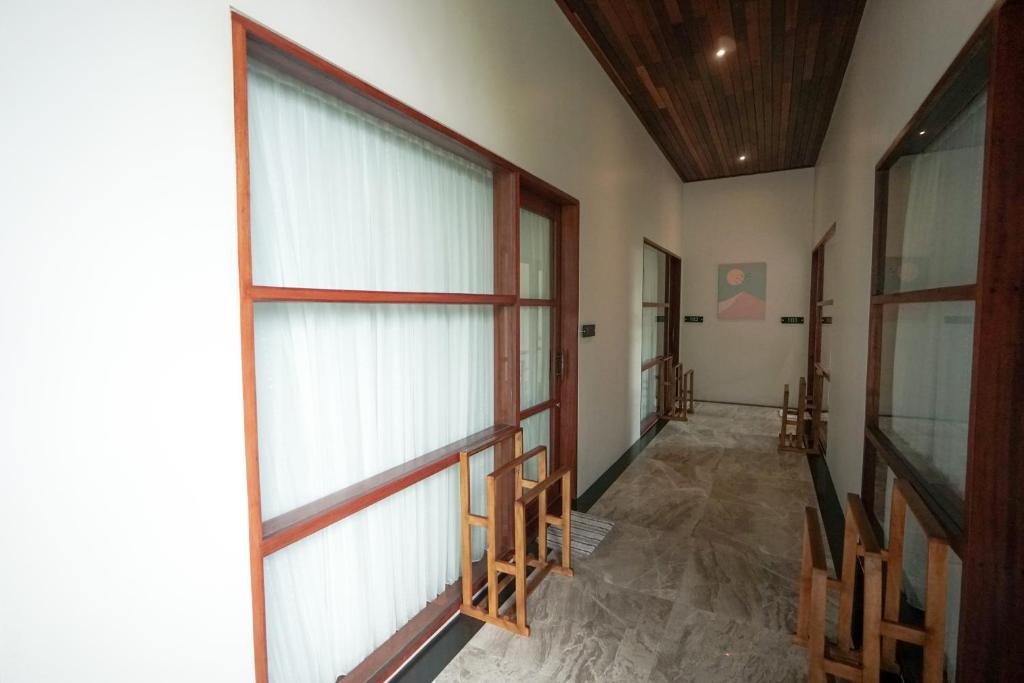 Tropical Beach House Bali - 17