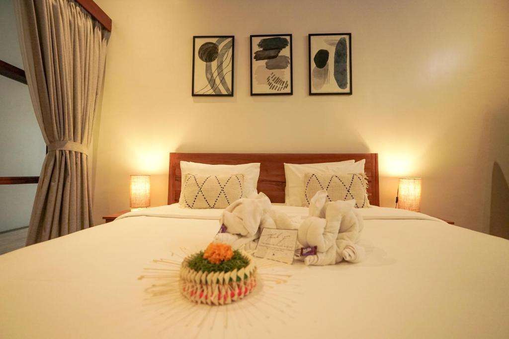 Tropical Beach House Bali - 4