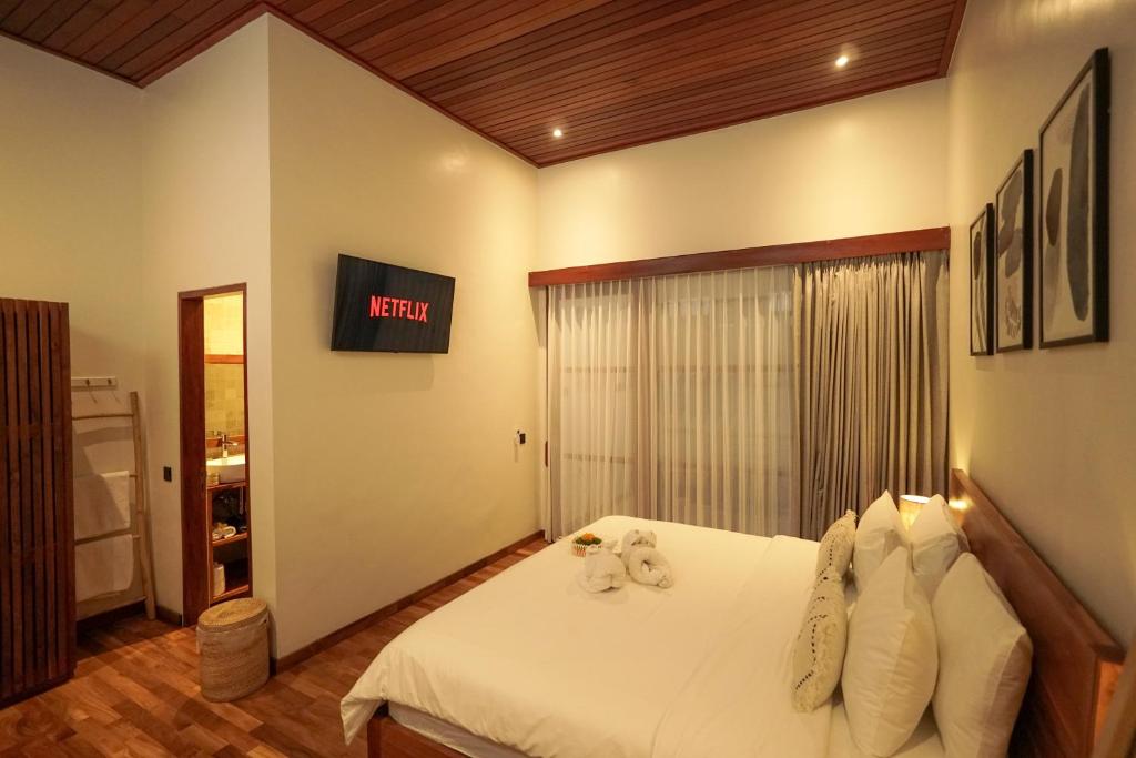 Tropical Beach House Bali - 3