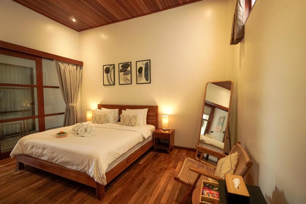 Tropical Beach House Bali - 2