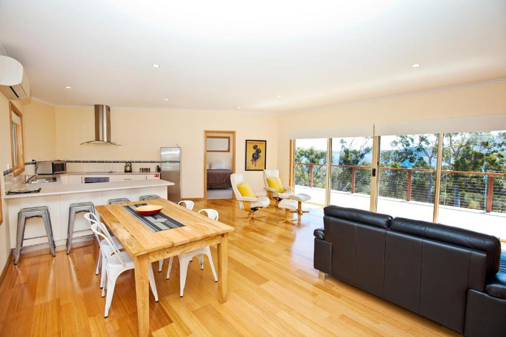 Bruny Island Escapes and Hotel Bruny - Curlew Two-Bedroom Villa