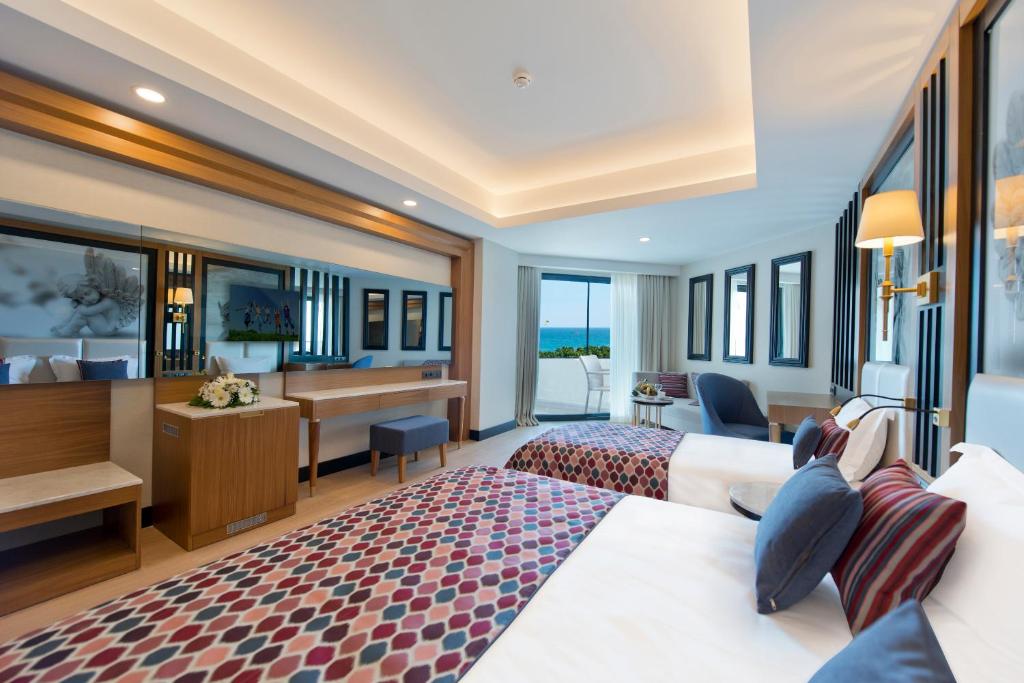 Adalya Elite Lara Hotel - Ultra All Inclusive的休息区