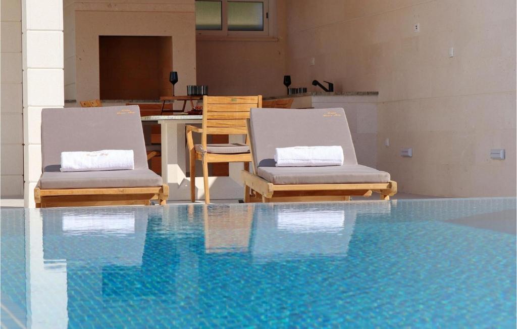 Πισίνα στο ή κοντά στο Villa Beachfront Korcula