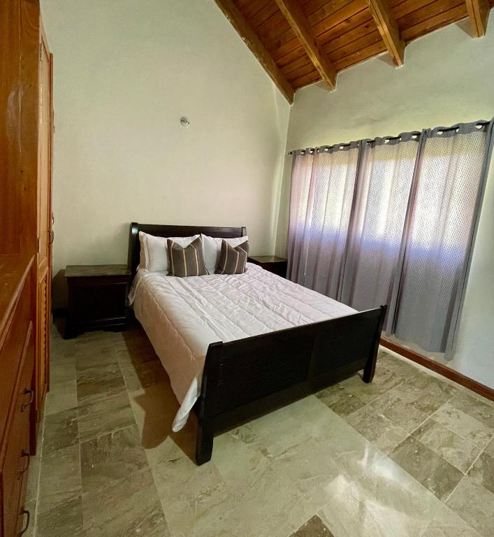 Curated visual reference: Visual Reference: Spacious Beachside Apartment 4Br Pool Garden View Punta Cana