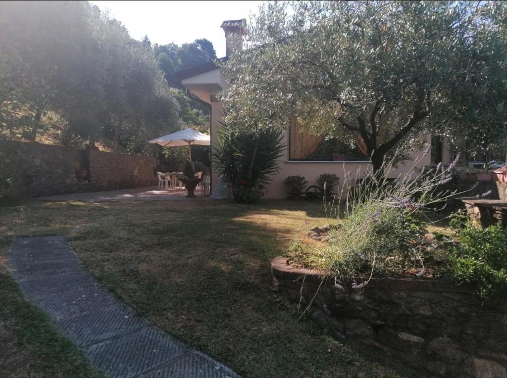 Foto dalla galleria di Il Giardino Di Maria a Montignoso