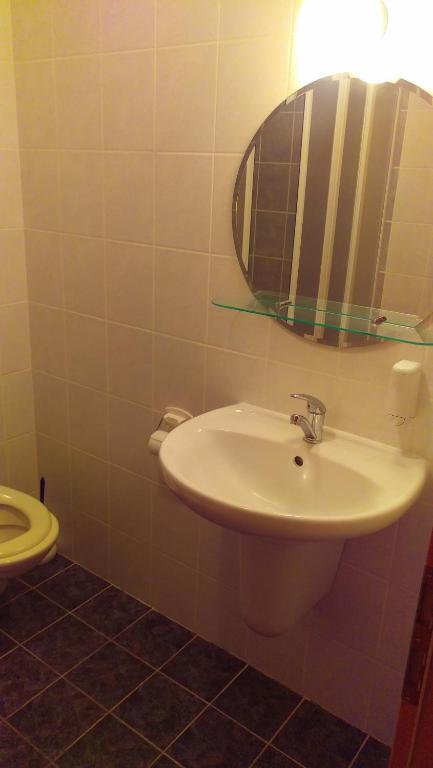 Koupelna v ubytování Riegrova Chata Kozákov