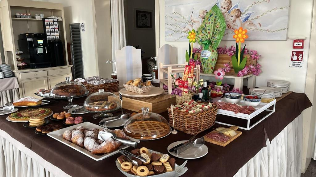 Hotel Garisenda B&B - in Centro a Riccione - - Resim 22