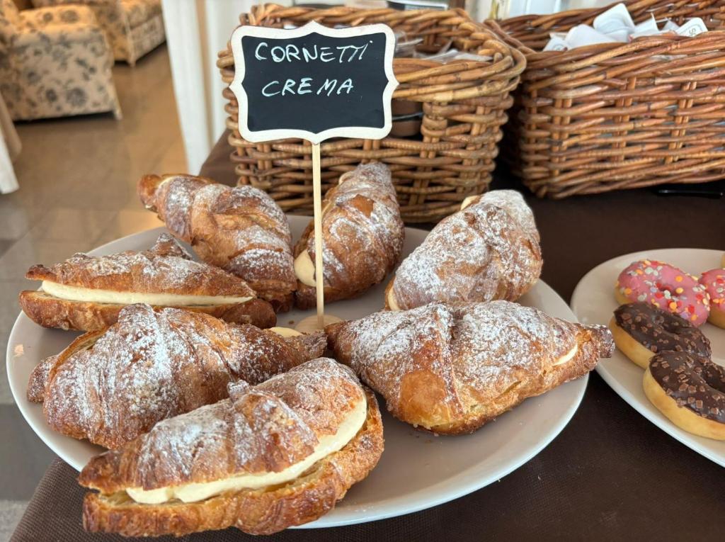 Hotel Garisenda B&B - in Centro a Riccione - - Resim 14