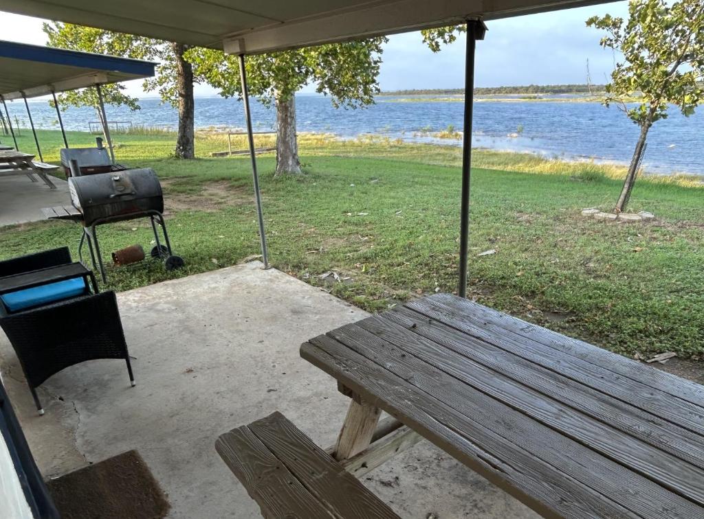 Oasis Lake Buchanan - Estudio Con Vistas Al Lago