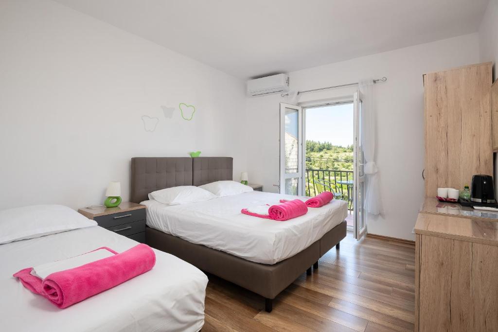 Guest House Villa Bellevue - 11