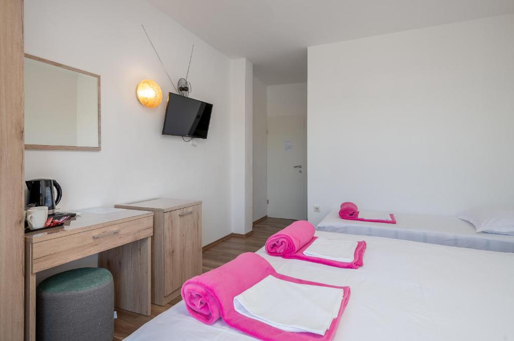 Guest House Villa Bellevue - 12