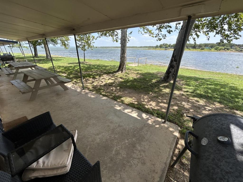 Oasis Lake Buchanan - Estudio Con Vistas Al Lago