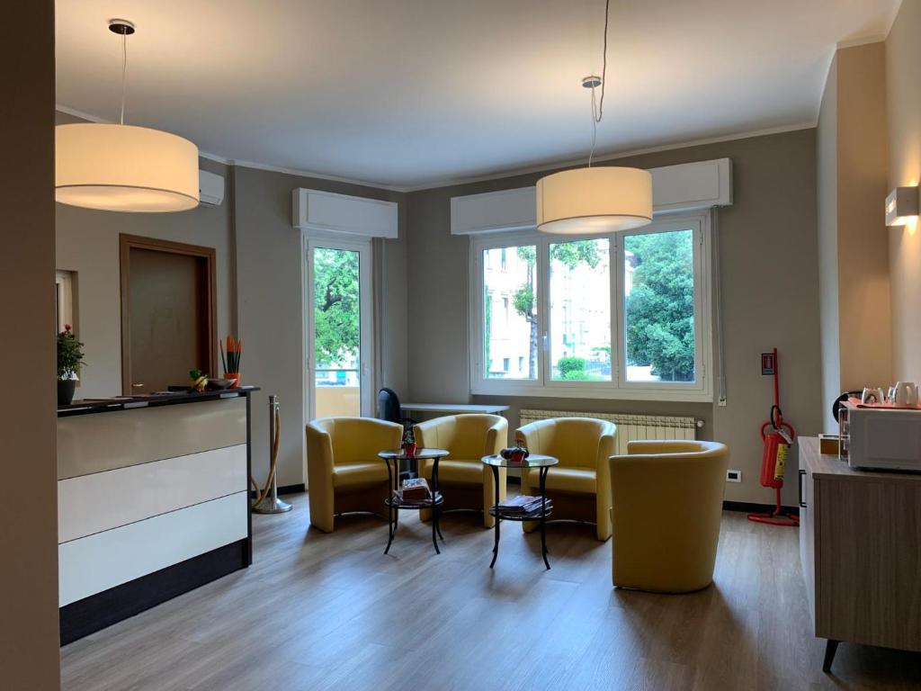 St Martin House - Resim 9