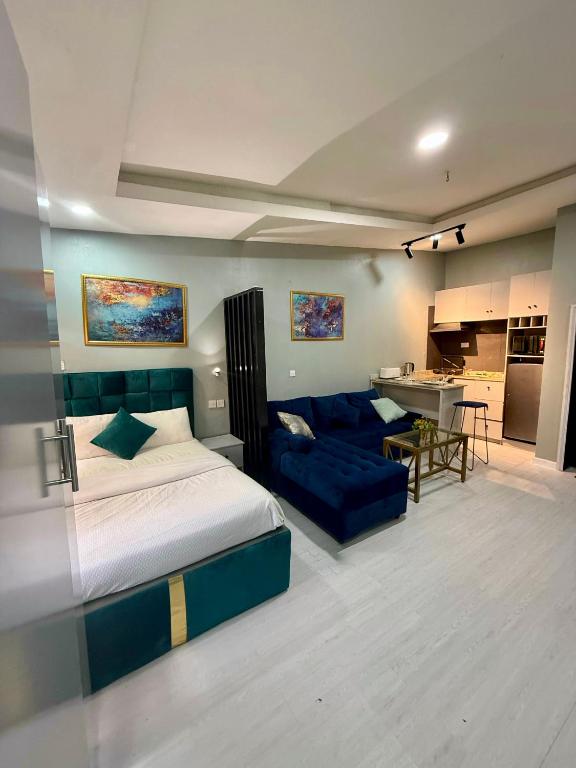 Balcony Open Plan Studio Units -Lekki 1, WI-FI, one with balcony, the other without 주방 또는 간이 주방