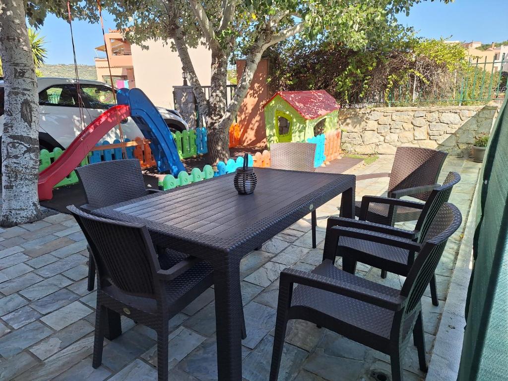 STROUBIS STUDIOS 2 - 9