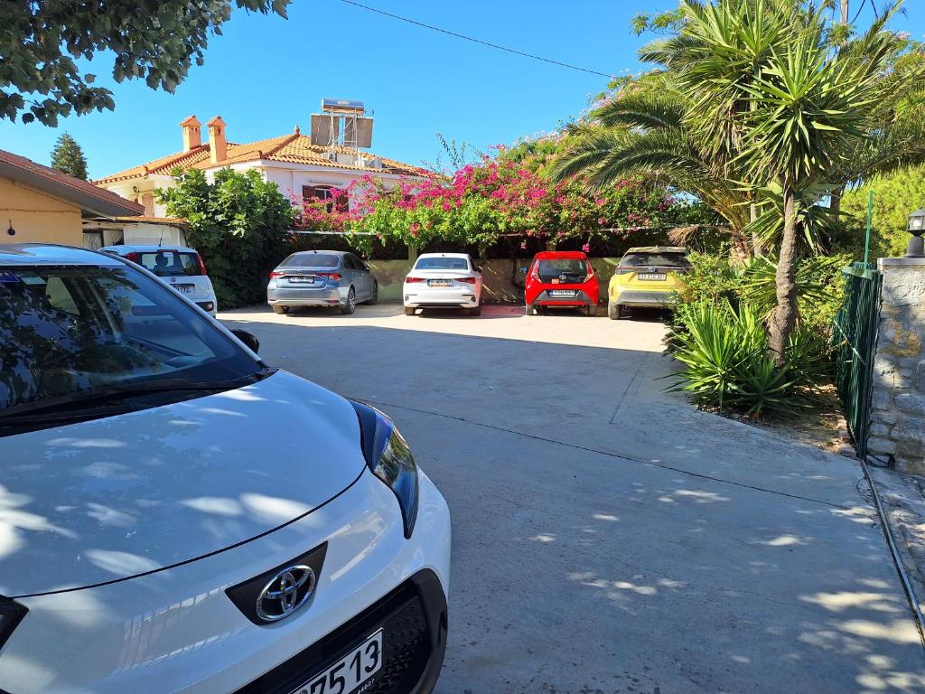 STROUBIS STUDIOS 2 - 10