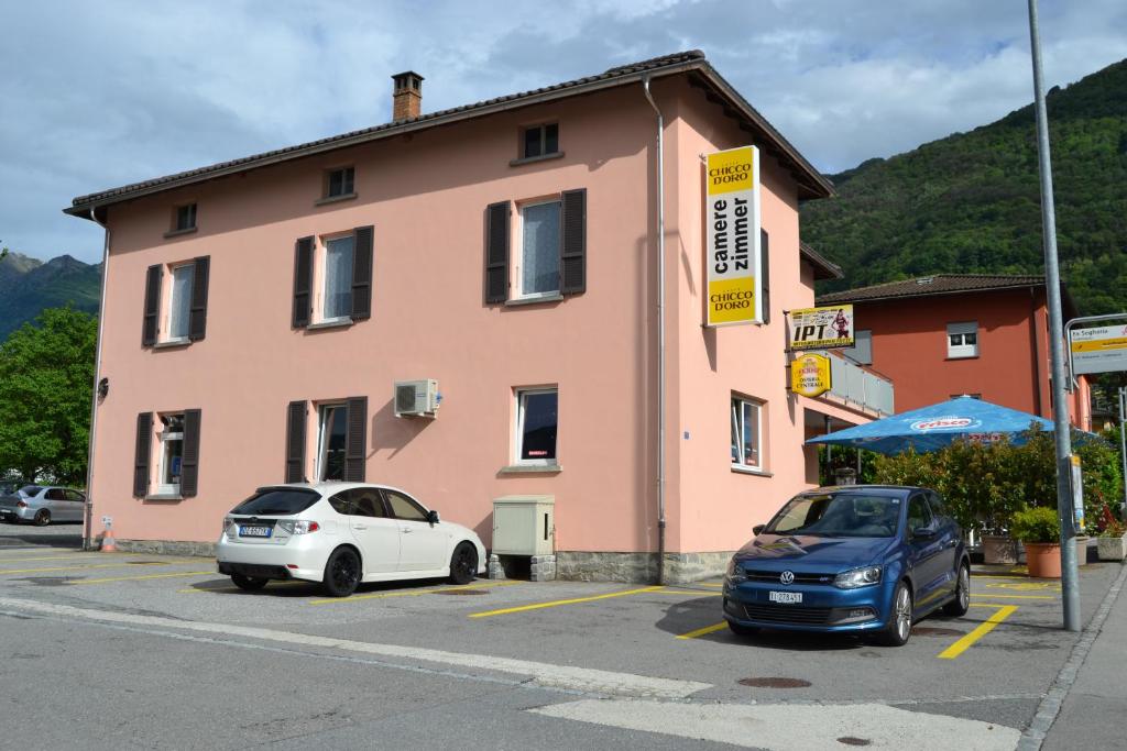 Nespecifikovaný výhled na hory nebo výhled na hory při pohledu z hotelu