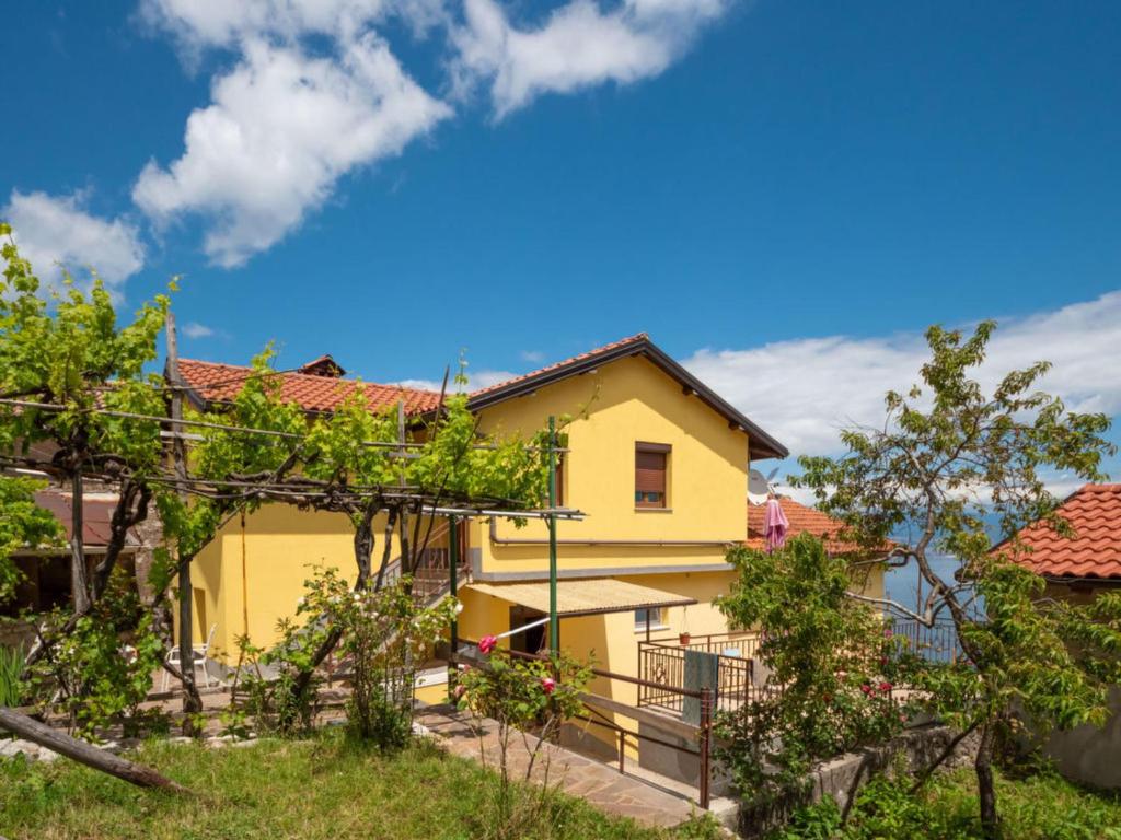 Tòa nhà nơi căn hộ tọa lạc