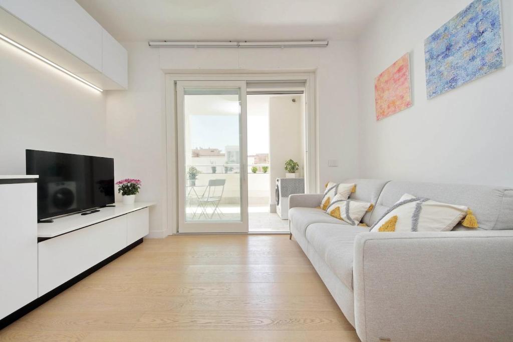 Contemporary Apartment by Luxury Getaways