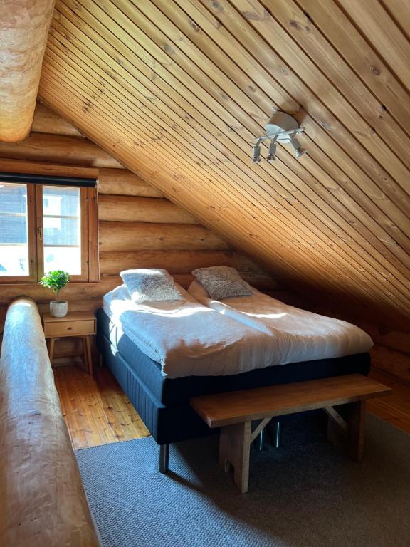 Postel nebo postele na pokoji v ubytování River's Whisper Cottage