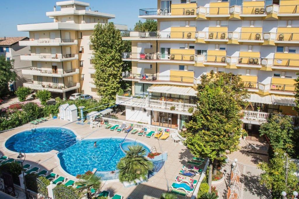 Bazén v ubytování Hotel Miranda nebo v jeho okolí