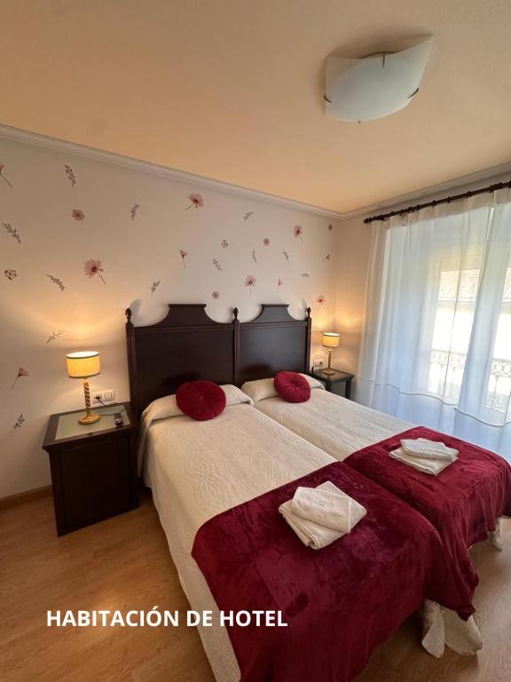 Hotel y Apartamentos La Lonja - 10