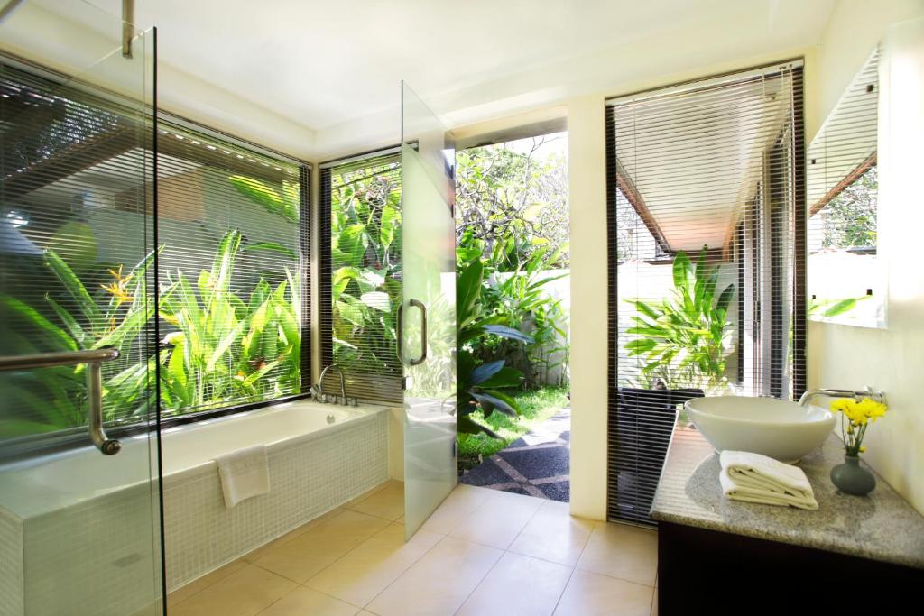 Segara Village Hotel - 13