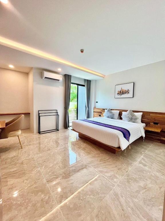 OZONE HOTEL