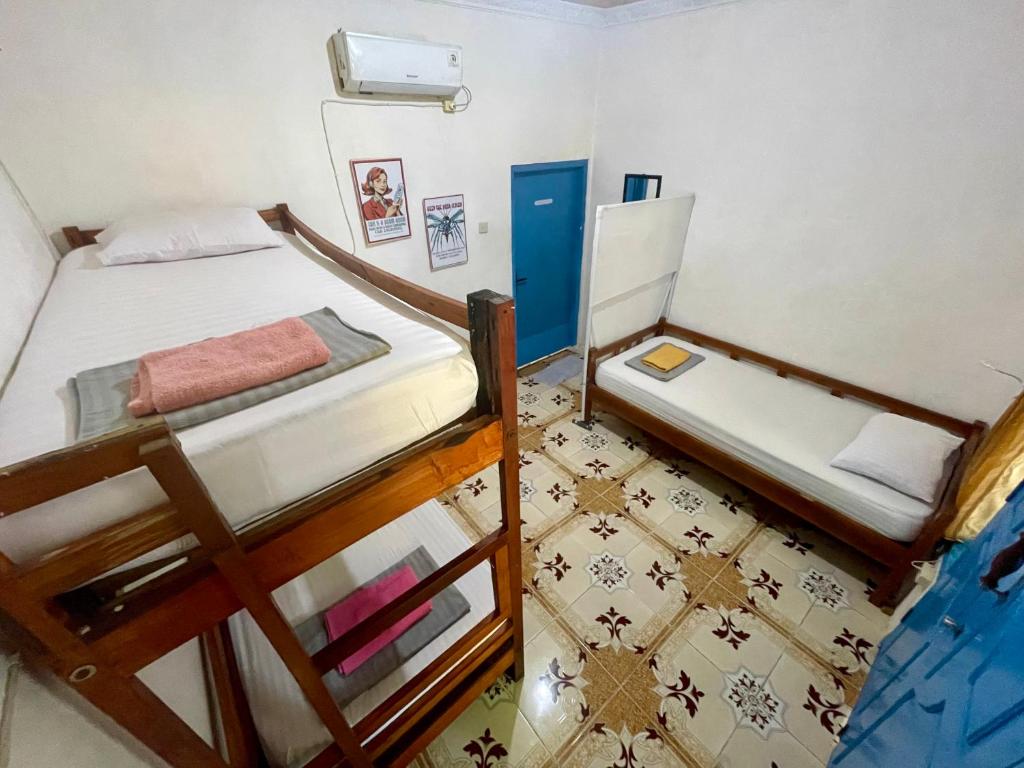 The House Hostel - 13