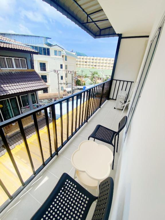 SJ Beach House Patong - Resim 16