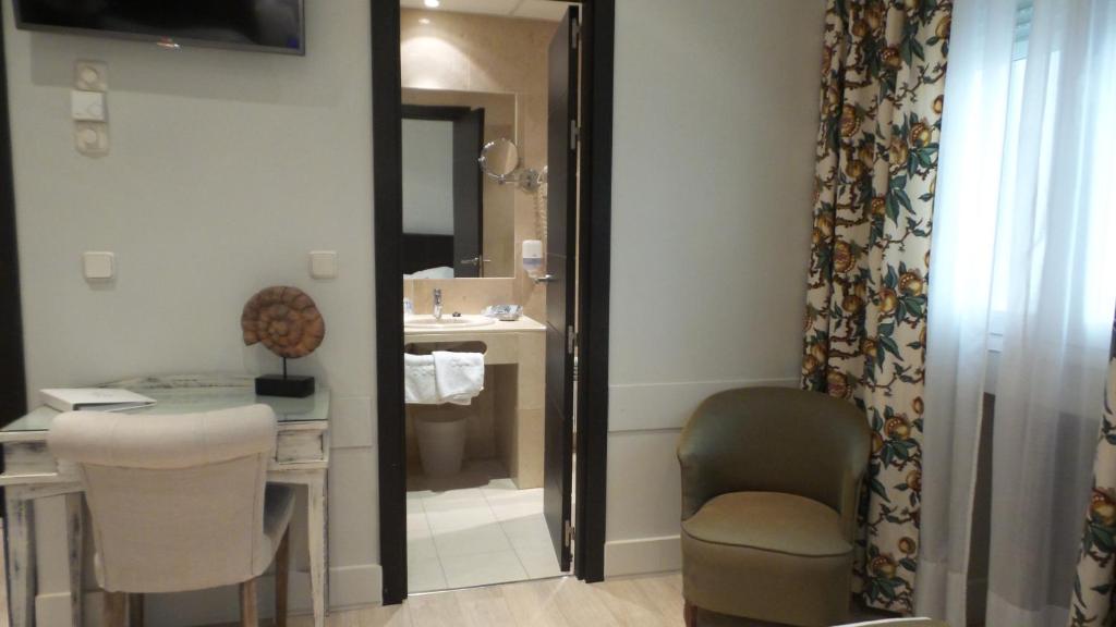 Hotel Moderno Puerta del Sol - Resim 16