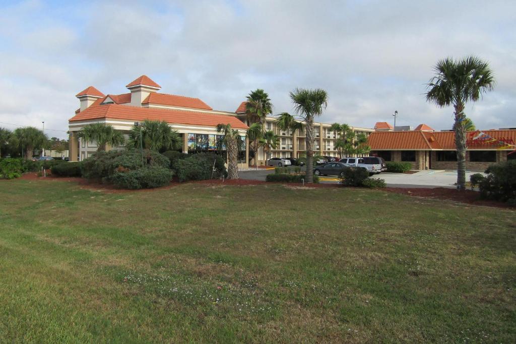 Quality Inn & Suites Kissimmee near Main Gate photo