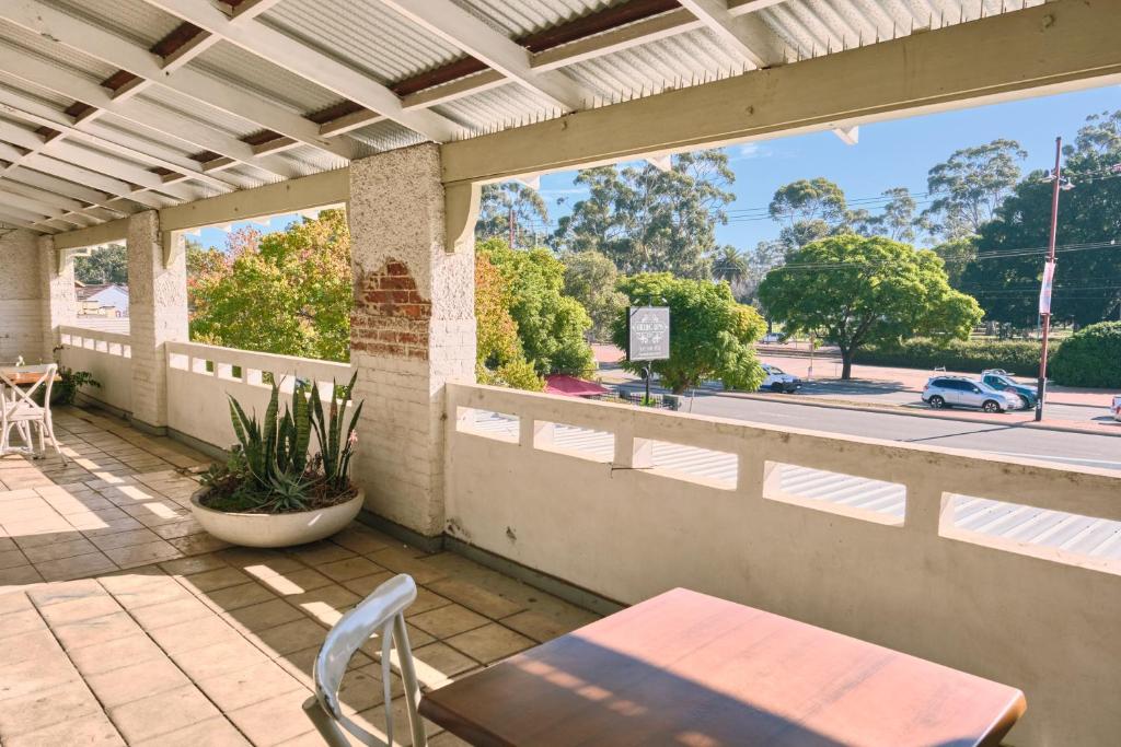 The Stirling Arms Hotel - Resim 6