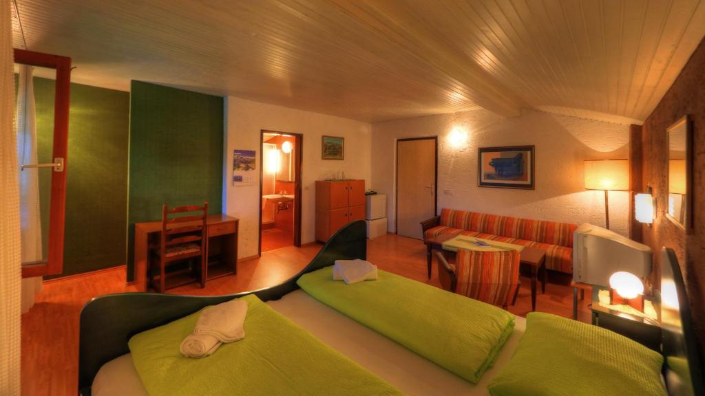 Booking.com: Guesthouse Marko , Bled, SI - 410 Mnenja gostov . Rezervirajte  hotel zdaj!