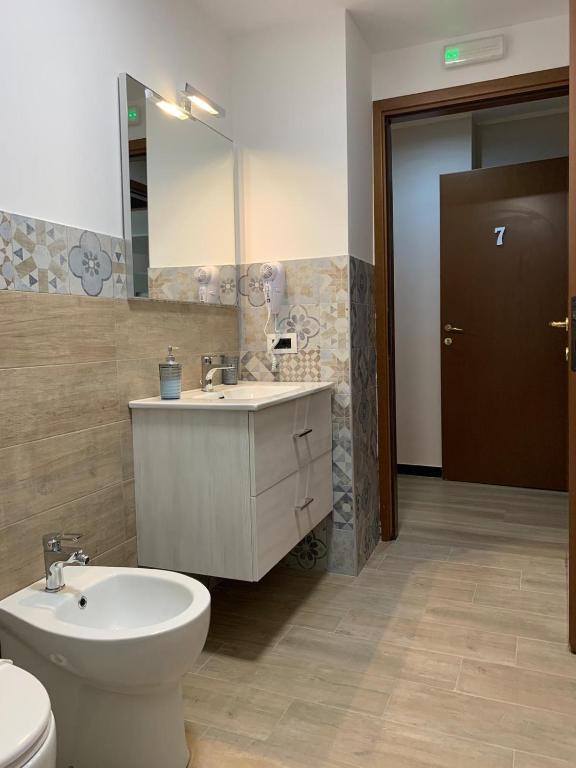 St Martin House - Resim 13