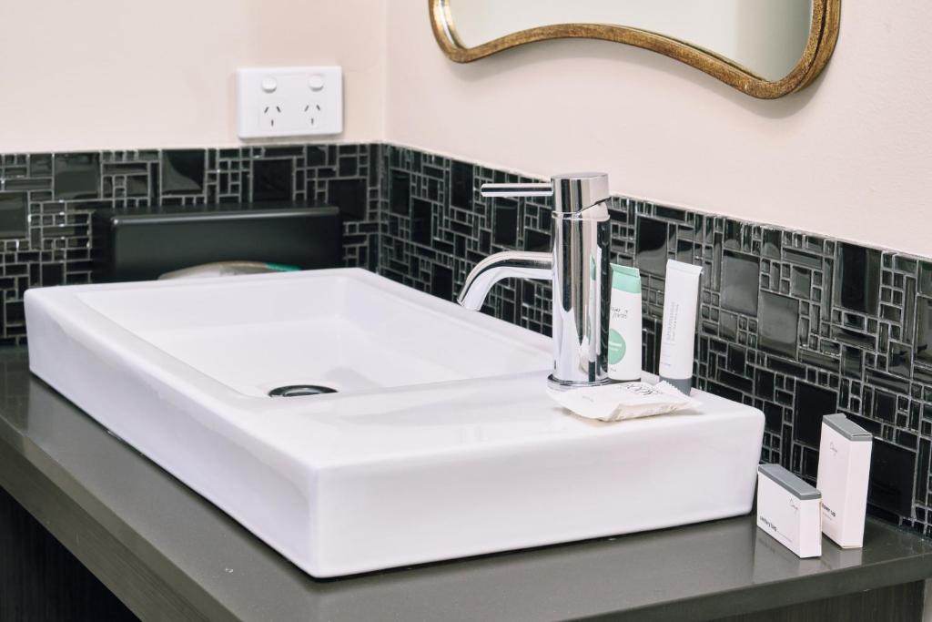 The Stirling Arms Hotel - Resim 3