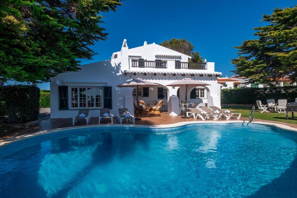 Πισίνα στο ή κοντά στο Villa Binigo